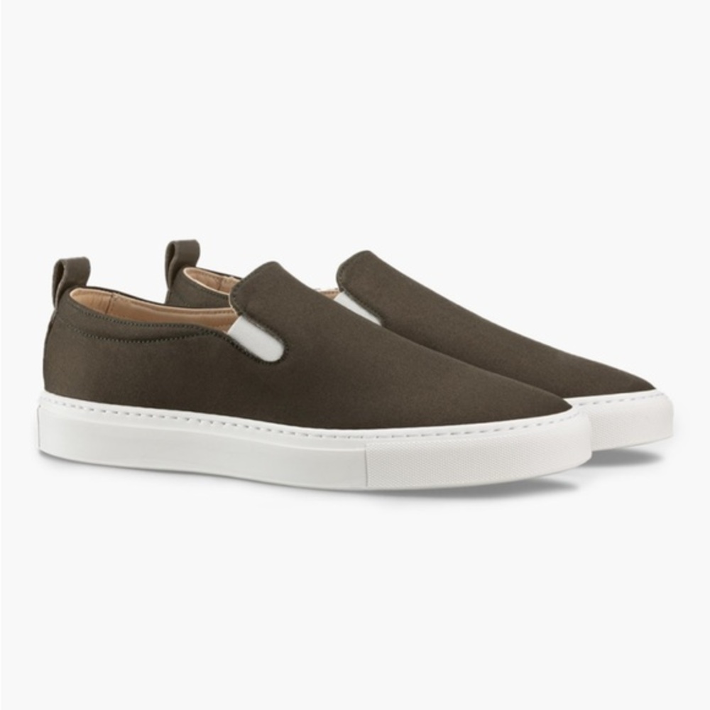 NWOB KOIO Garda men’s olive slip on sneakers size 11.